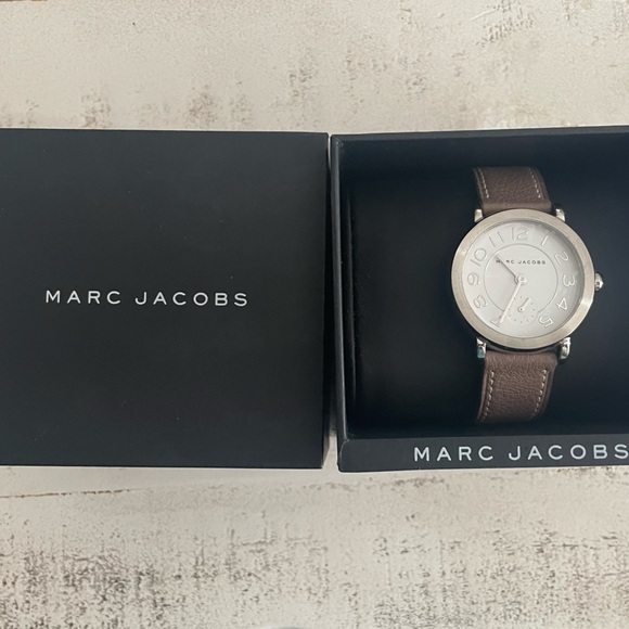 Marc Jacobs Women’s Watch - Picture 4 of 4